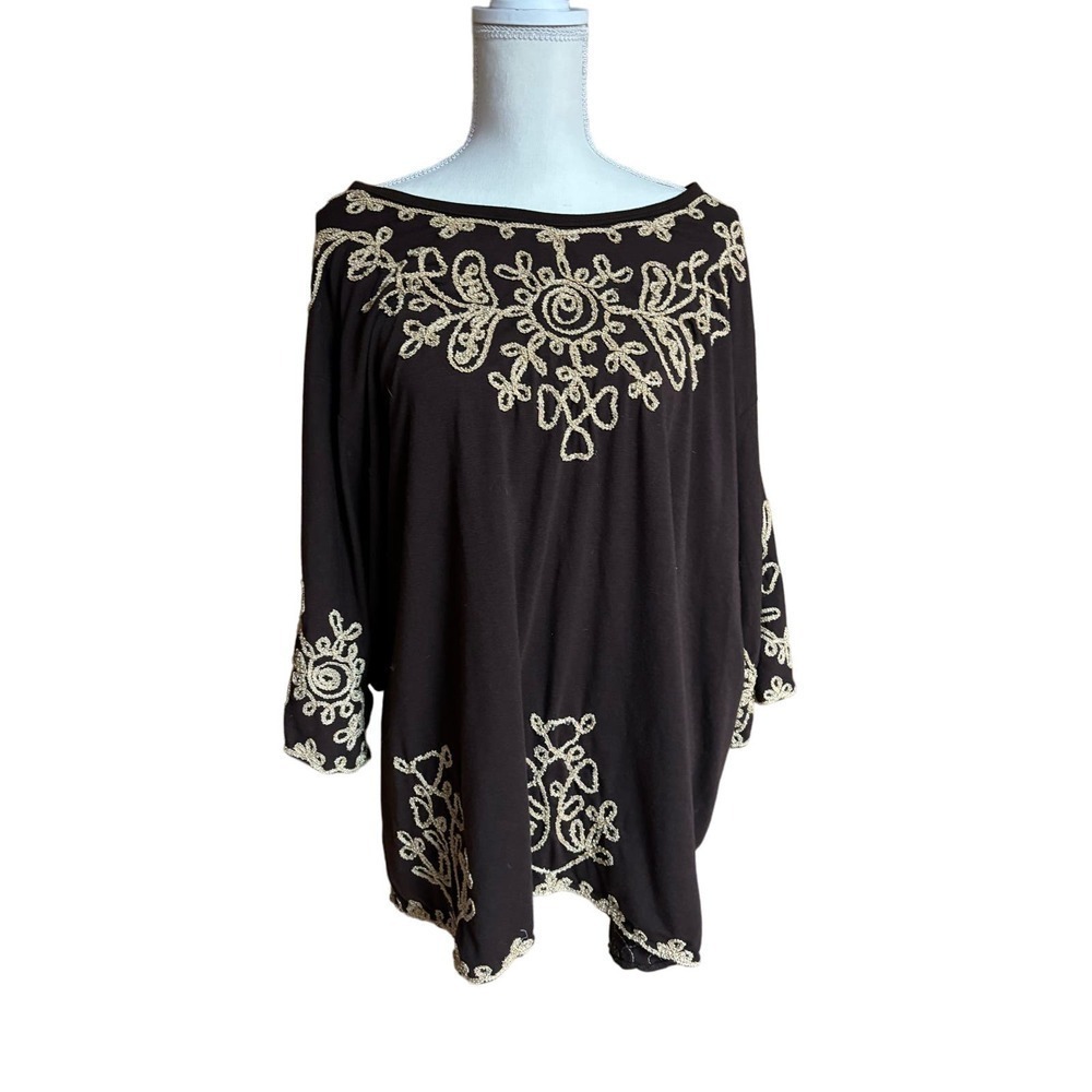 Maggie Barnes for Catherine’s gold embroidery designed short sleeve top size 4X‎